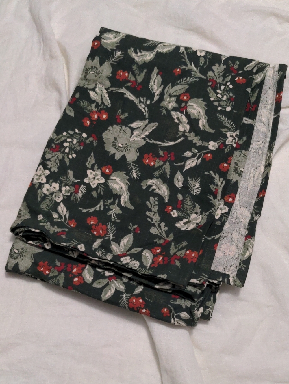 Threshold X Studio McGee Tablecloth Christmas 2023 Floral 60 x 82(approx)
